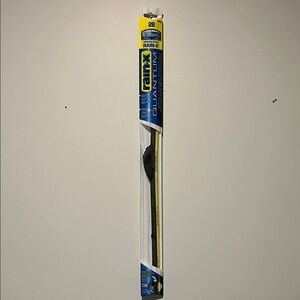 Quantum Windshield Wiper Blade - Black